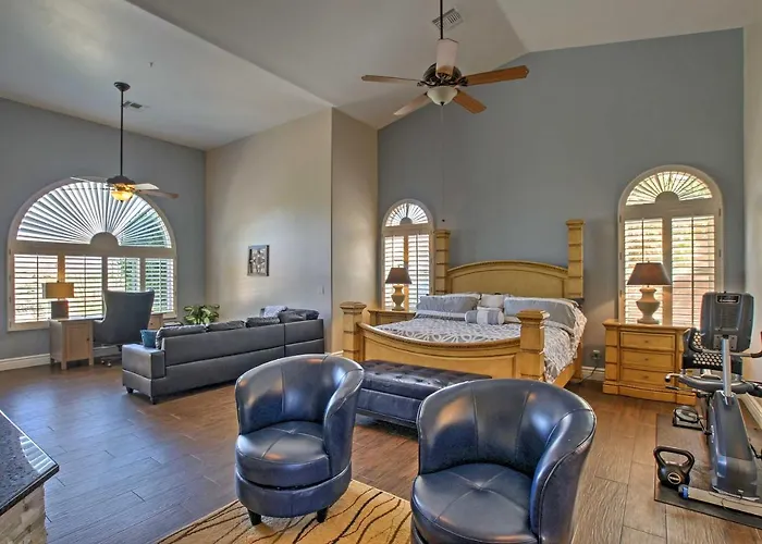 Dom wakacyjny Luxe W/ Pool & Mountain Views! Scottsdale