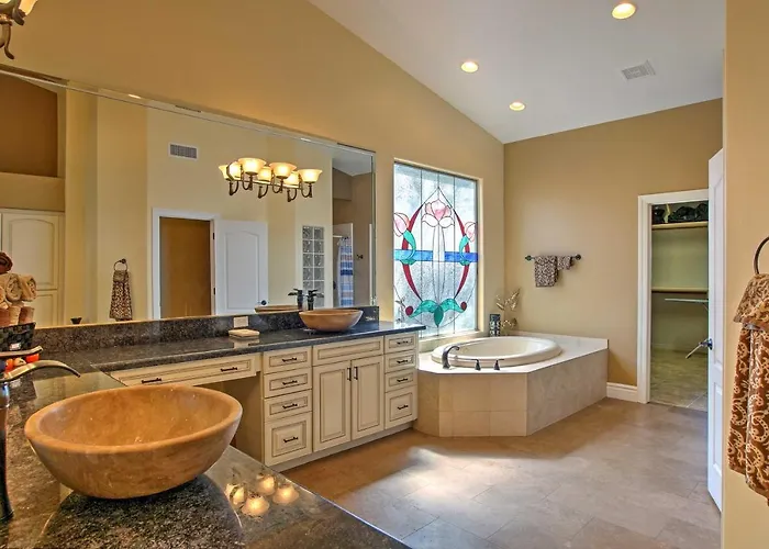 Luxe W/ Pool & Mountain Views! Scottsdale