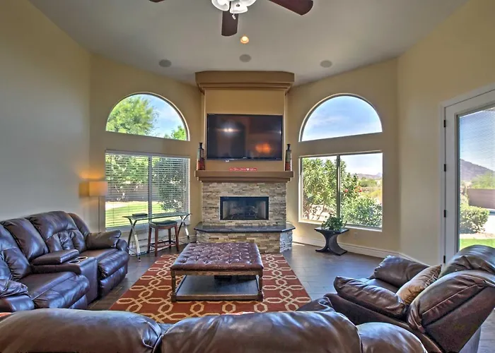 Luxe W/ Pool & Mountain Views! Dom wakacyjny Scottsdale