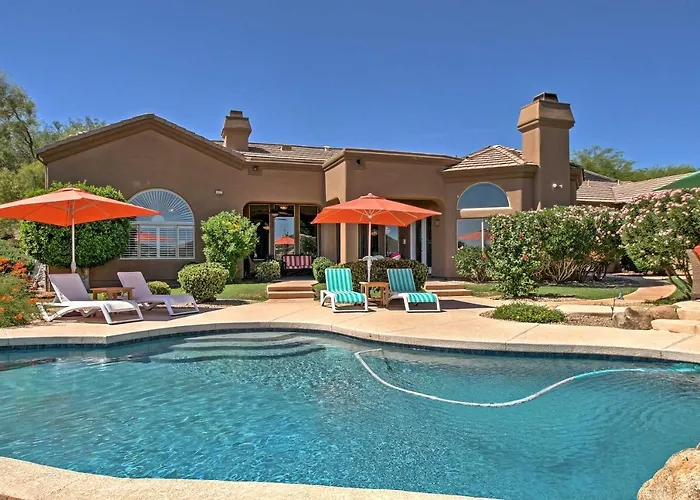 Luxe W/ Pool & Mountain Views! Dom wakacyjny